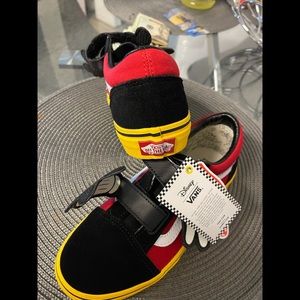 Mickey Mouse Vans kids.